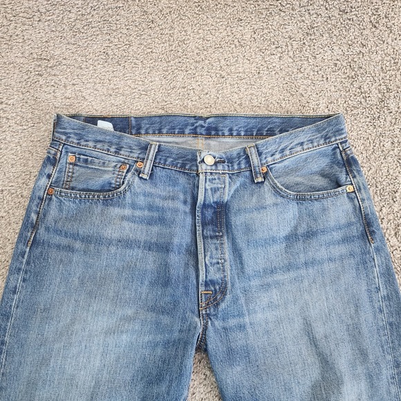 Levis 501 Jeans Mens 34x30 Blue Denim Button Fly Straight Relaxed Fit Casual - Picture 2 of 14